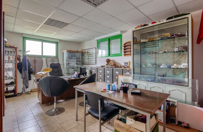 Secteur Valmont :Garage  Entrepôt Atelier + pièces de vie sur 480  m2 au sol — photo 3
