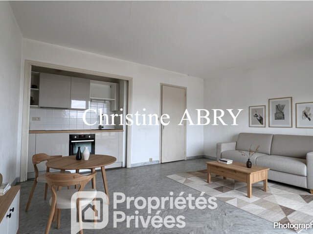 STUDIO 28M2 CENTRE VILLE MANDELIEU TERRASSE — photo du bien