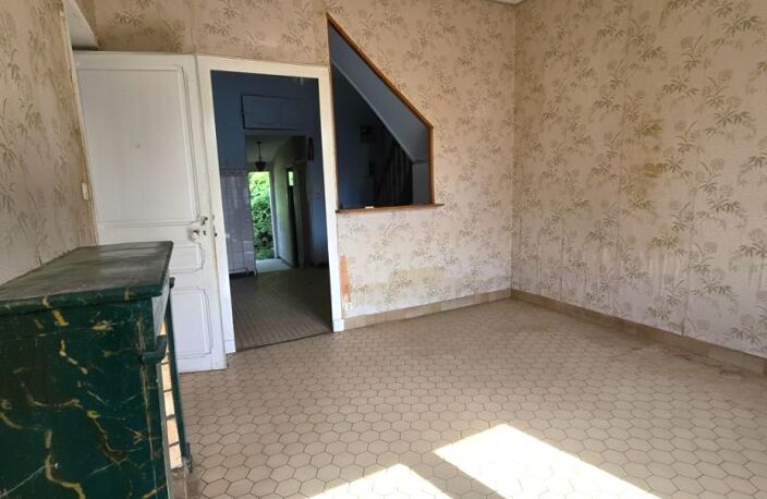 Maison 3 pièces à rénover au coeur du Plessis Tison — photo 2