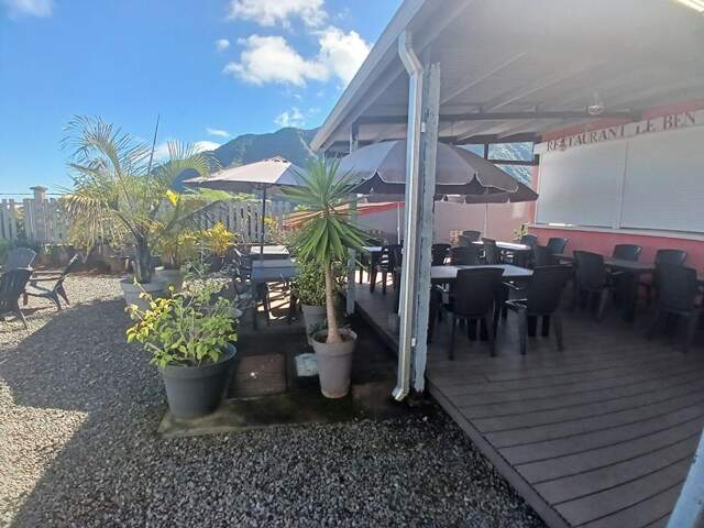 Ensemble immobilier de 269 m² sur 800 m² de terrain à Dos d'Âne 97429; — photo du bien