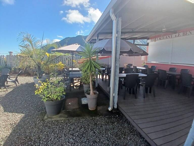 Ensemble immobilier de 269 m² sur 800 m² de terrain à Dos d'Âne 97429; — photo 1
