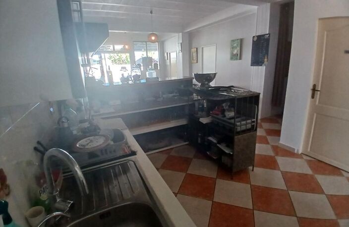 Ensemble immobilier de 269 m² sur 800 m² de terrain à Dos d'Âne 97429; — photo 3