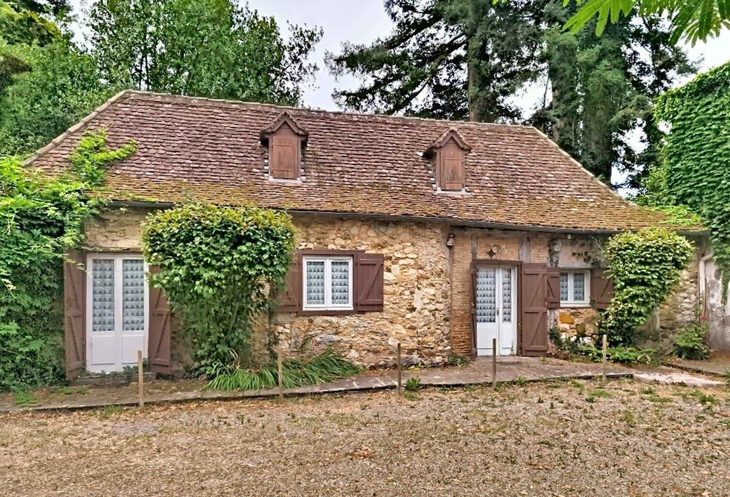 Maison MAÏTRE Salies De Bearn 21 pièce(s) 500 m2 — photo 1