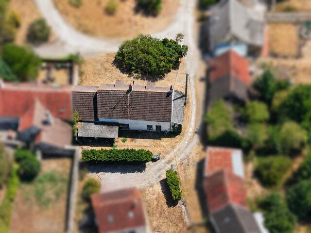 Amoureux de la rénovation, ce projet est fait pour vous à Chavannes — photo du bien