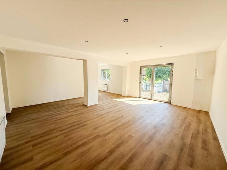 Local d'activité, 327M², bureaux, entrepôt, stationnement — photo 1