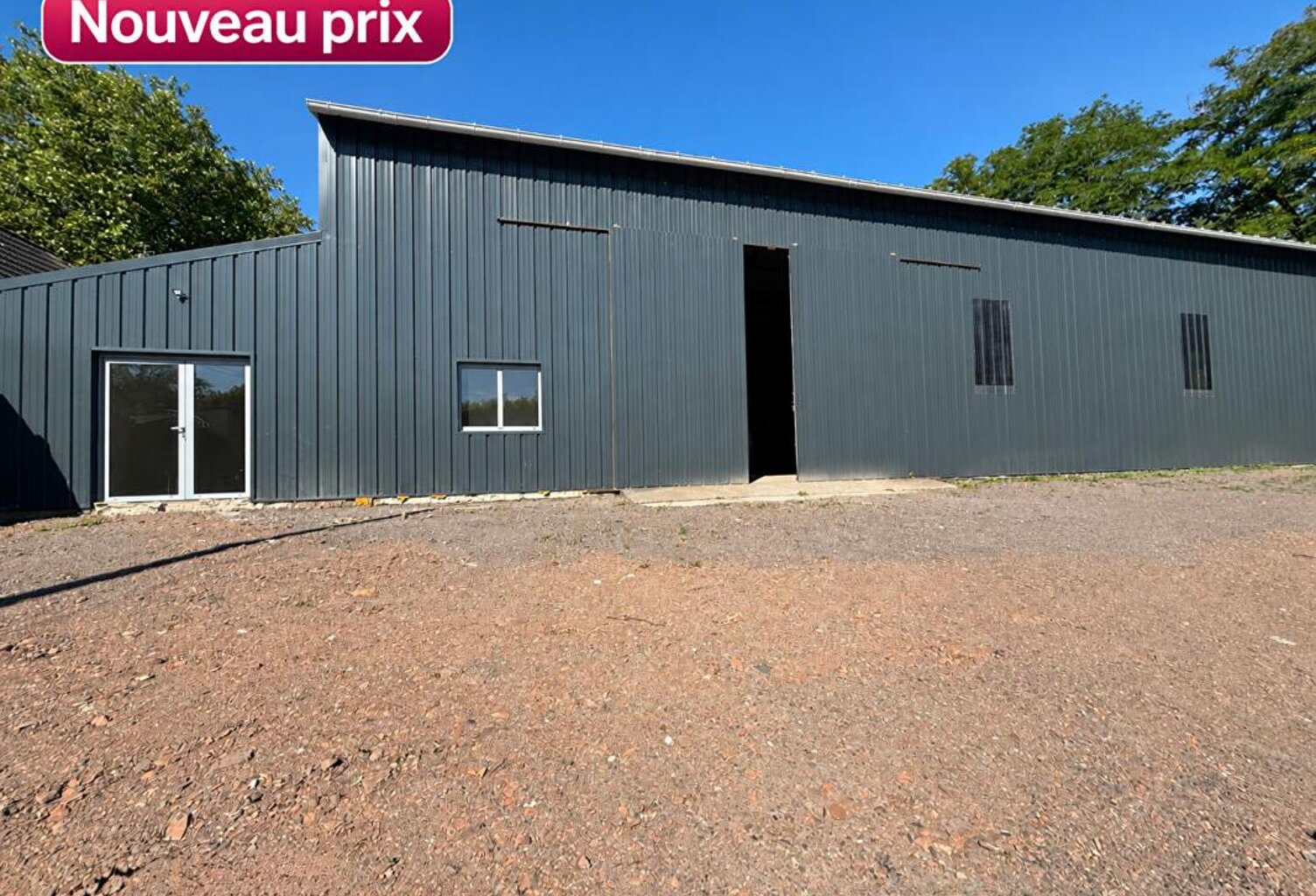 Local d'activité, 327M², bureaux, entrepôt, stationnement — photo 1