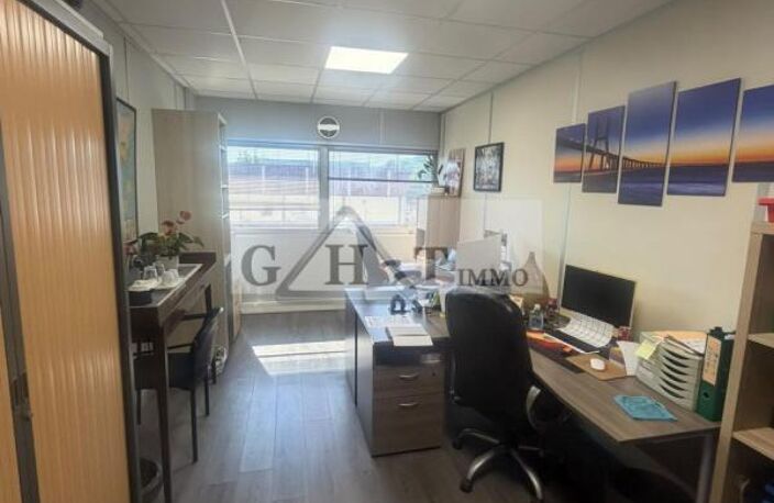 ENTREPOT BUREAUX 1292M2 A NOISY-LE-GRAND A LA VENTE — photo 4