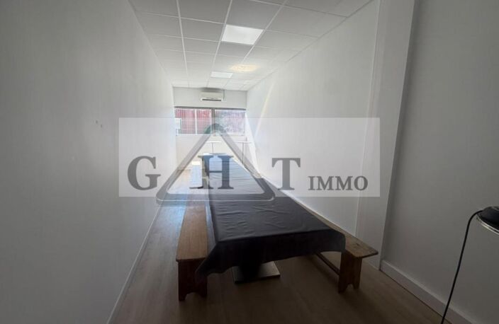 ENTREPOT BUREAUX 1292M2 A NOISY-LE-GRAND A LA VENTE — photo 5