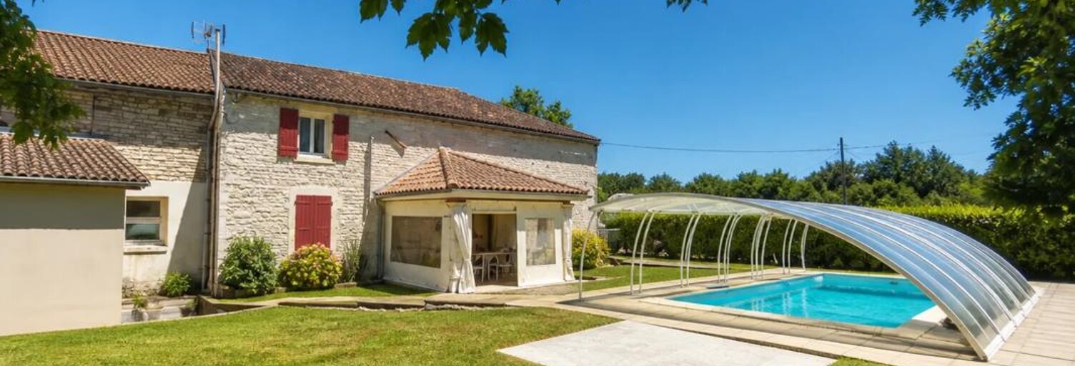 Maison 6 Pièces 203 m² à vendre à Romazières (17510)