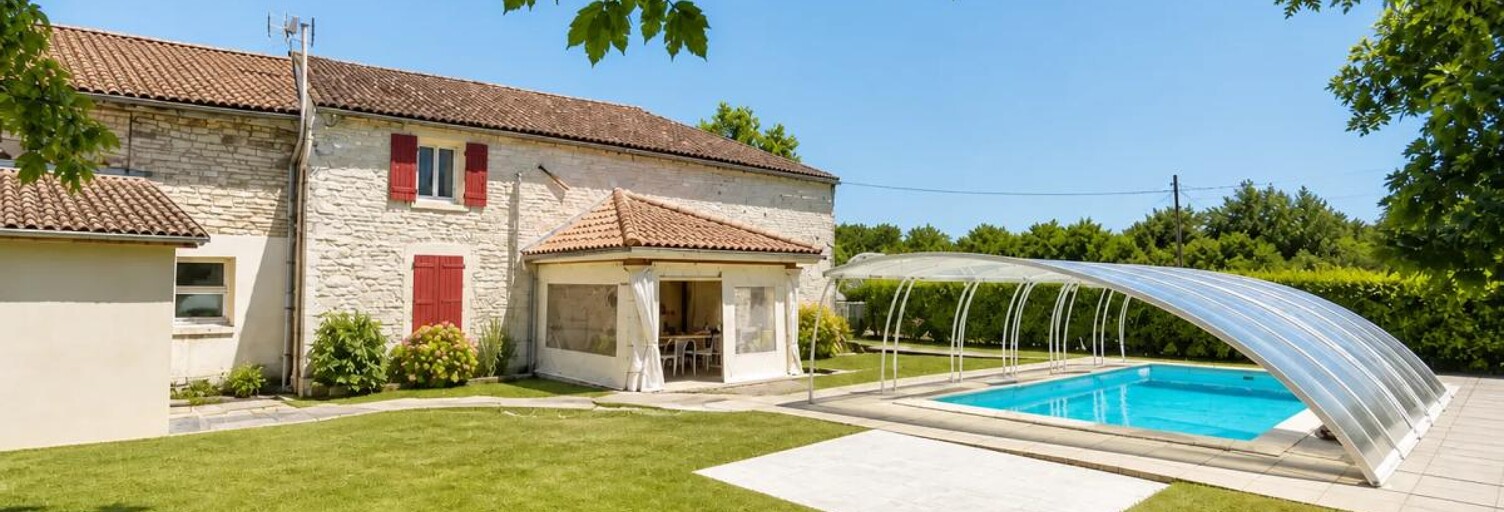 Maison 6 Pièces 203 m² à vendre à Romazières (17510)