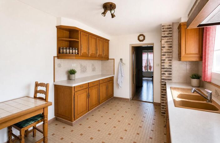 Maison de 6 pièces de 203 m² à Romazières — photo 2