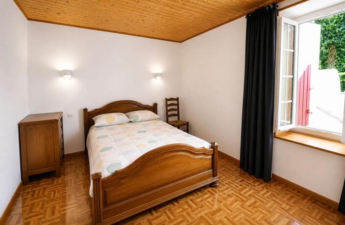 Maison de 6 pièces de 203 m² à Romazières — photo 3