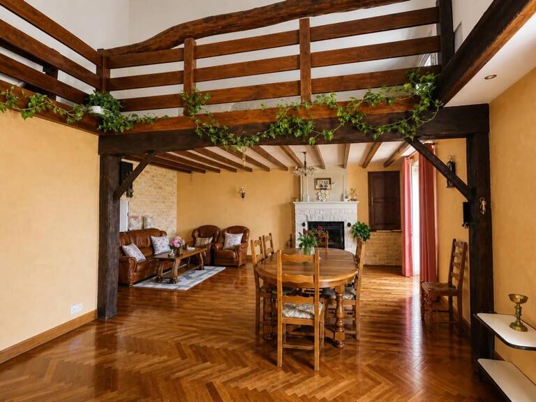 Maison de 6 pièces de 203 m² à Romazières — photo 1