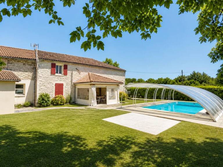 Maison de 6 pièces de 203 m² à Romazières — photo 1