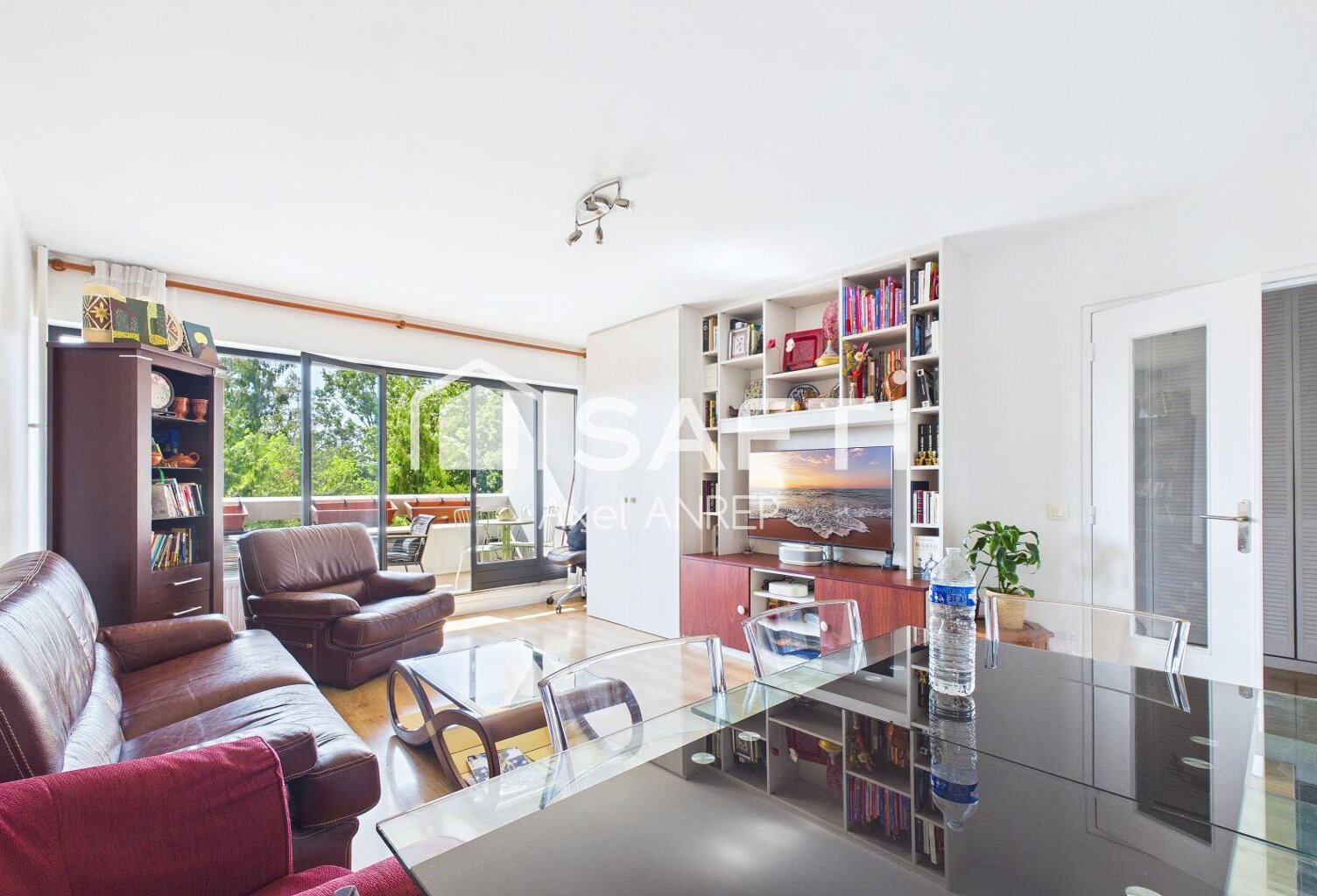 T3 avec Balcon, ascenseur, cave et place de parking — photo 1