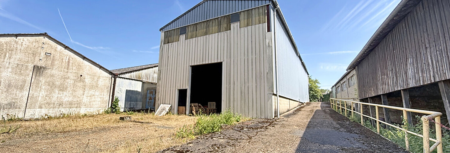 Local industriel  296 m² à louer à Breteuil (27160)