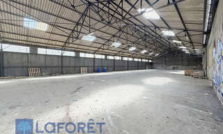 Local industriel  1509 m² à louer à Breteuil (27160)