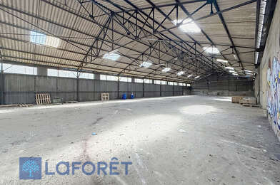 Local industriel  2450 €