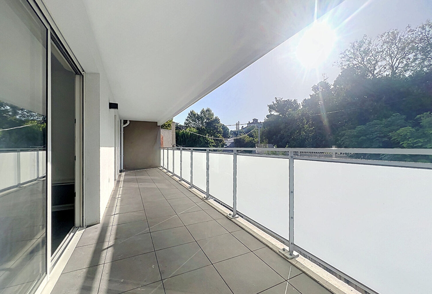 T3 AVEC TERRASSE DE 20 M² - DPE A — photo 1