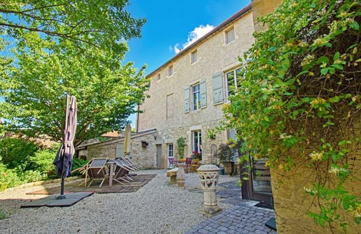 BELLE DEMEURE 18ème  AVEC LOGEMENT SEPARE — photo 2