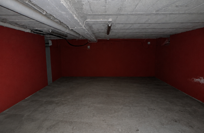 BRON – Local commercial de 70 m² avec cave – Fort potentiel d'aménagement. — photo 3