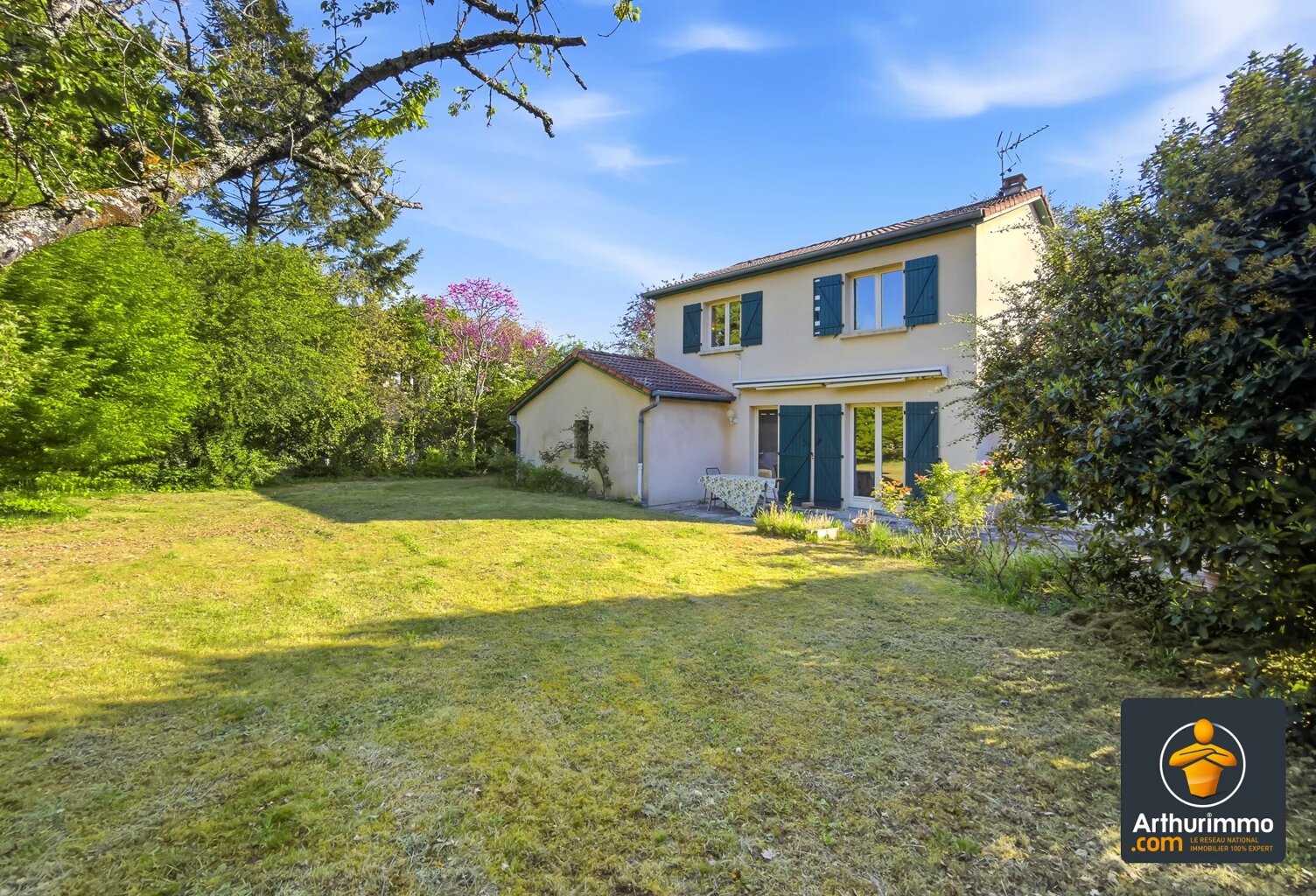 Maison de 117 m² sur son terrain plat et clos de 1.000 m² dans un quartier résidentiel — photo 1