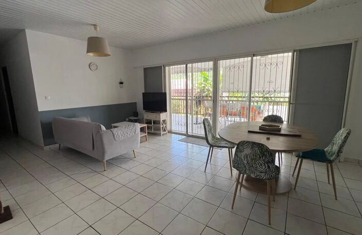 VILLA T5 AVEC PISCINE PROCHE DE TOUTES LES COMMODITÉS – QUARTIER PRISÉ DE RÉMIRE-MONTJOLY — photo 4