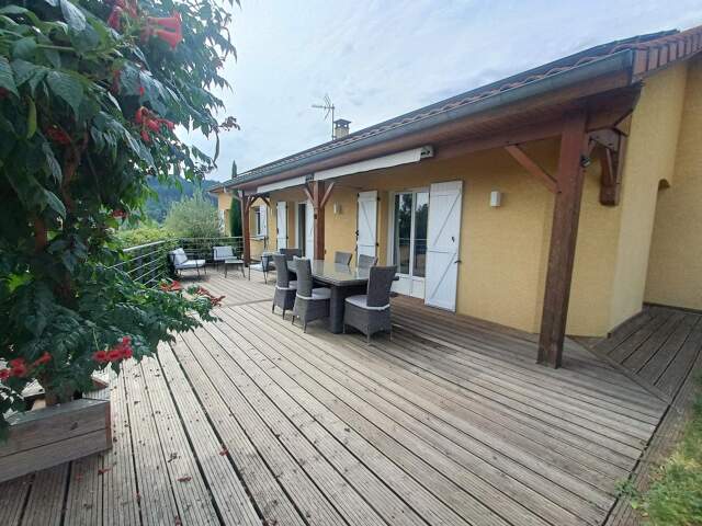 Maison 6 pièces 120 m² à Cours — photo du bien