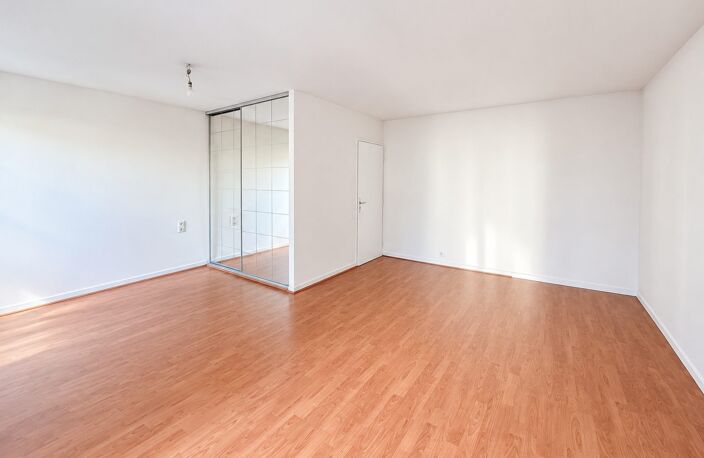 Grand studio de 32m2 - cave - box possible — photo 3