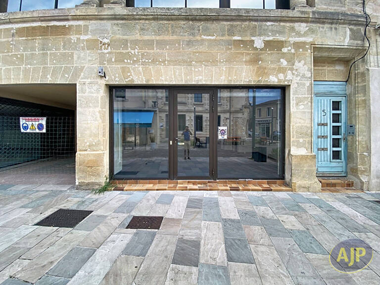 Local commercial Lesparre Medoc 81.3m2 — photo 1
