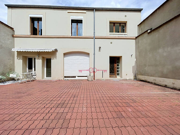 Appartement 4 pièces de 90,56 m² Carrez avec cave de 50 m² et parking — photo 1