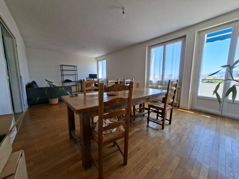 À louer   Appartement T3 avec balcon, garage et cave — photo 1