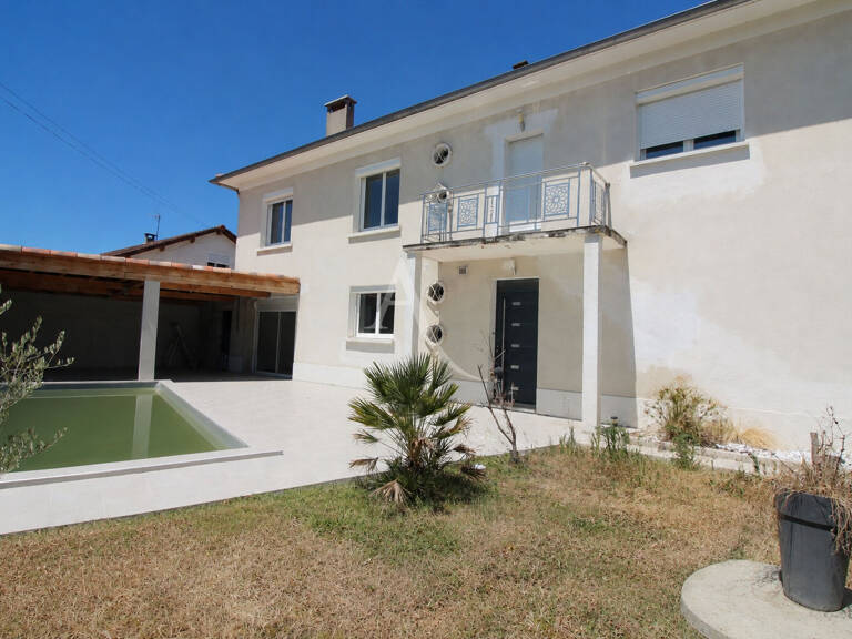 Maison 8 pièces — photo 1