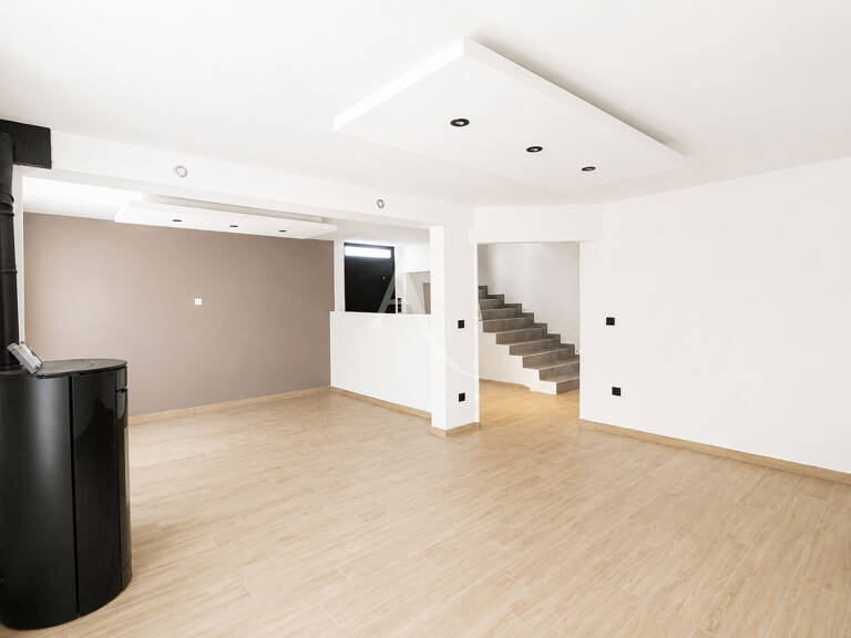 Maison 8 pièces — photo 1