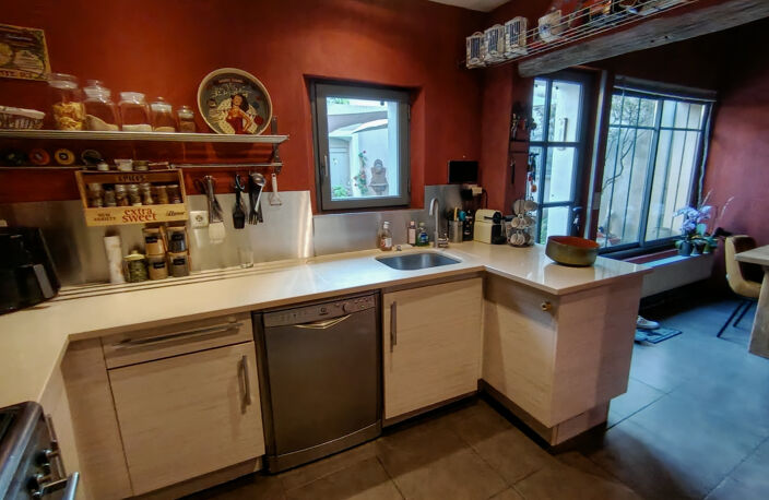 Maison de village de 160 m2  avec cour et terrasse — photo 5