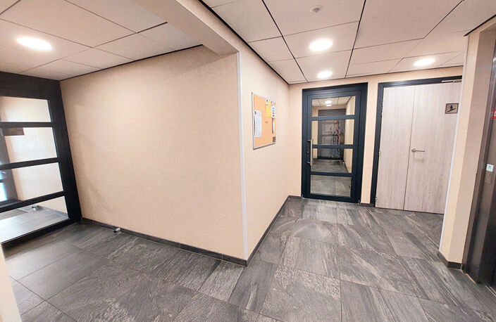 Disponible - ALBI VILLE appartement T2 de 48 m2 avec balcon + parking privatif — photo 4