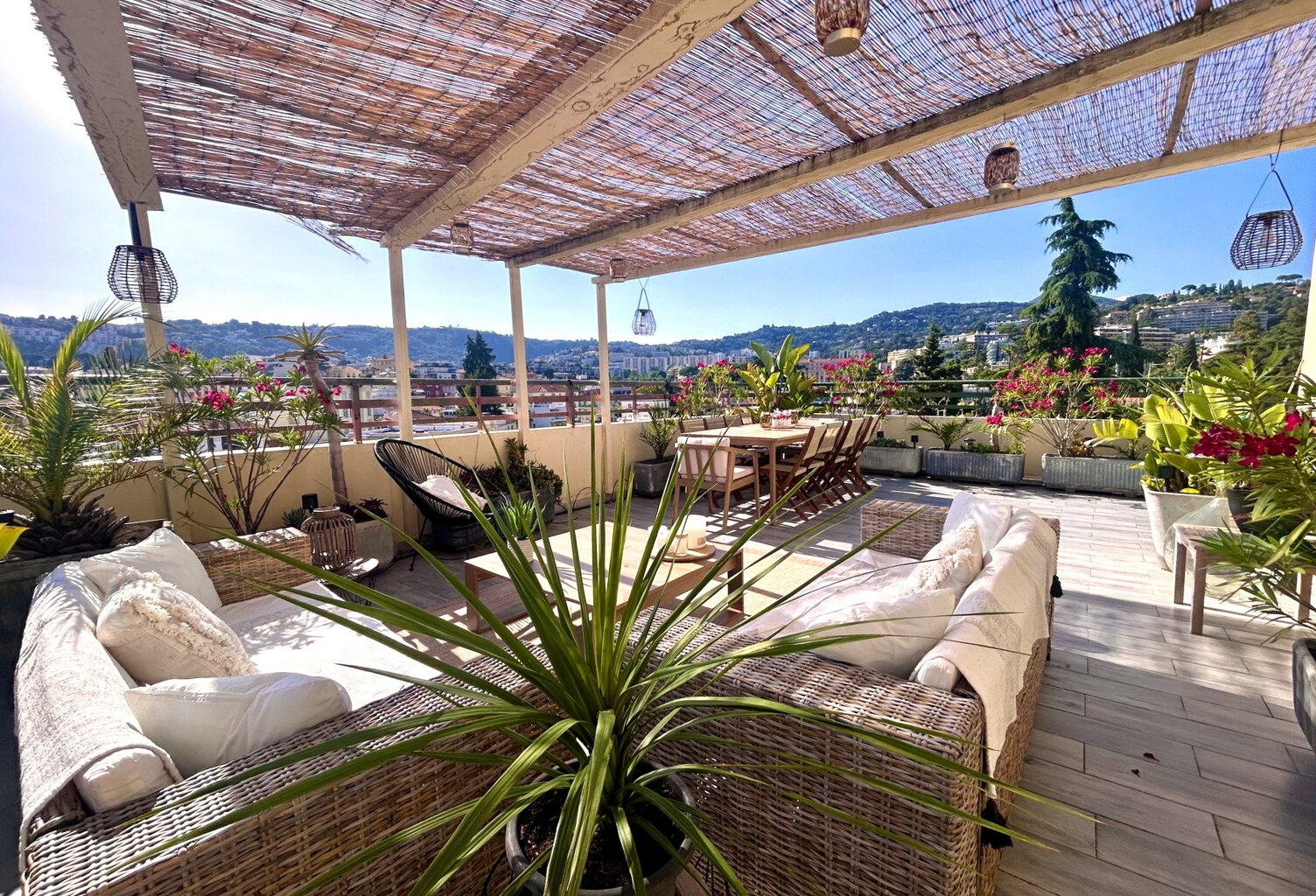 NICE CHAMBRUN 5/6P  PENTHOUSE 170 M2 AVEC 130 M2 D'EXTERIEUR — photo 1