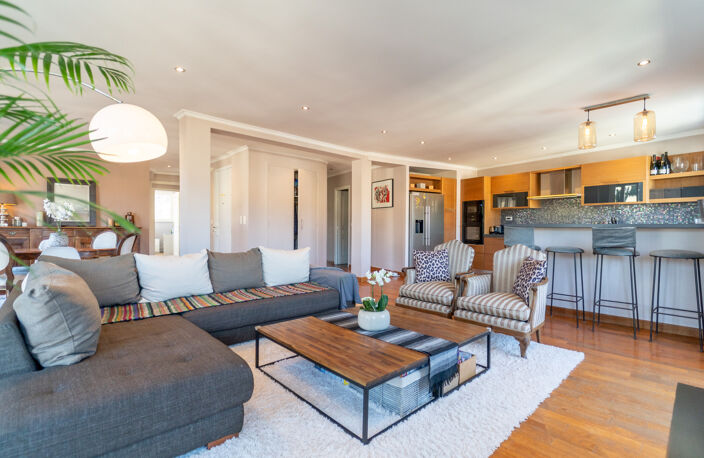 NICE CHAMBRUN 5/6P  PENTHOUSE 170 M2 AVEC 130 M2 D'EXTERIEUR — photo 2