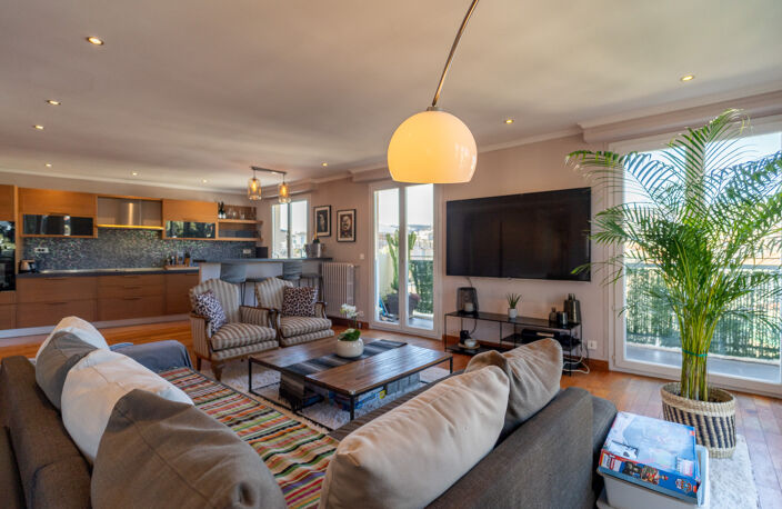 NICE CHAMBRUN 5/6P  PENTHOUSE 170 M2 AVEC 130 M2 D'EXTERIEUR — photo 4