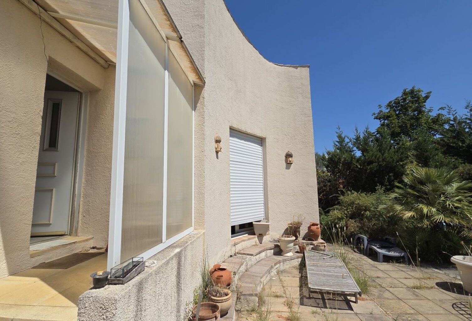 Villa — photo 1
