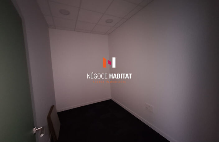 LOCAL COMMERCIAL AVEC VITRINE 100M2 - VENDARGUES — photo 3
