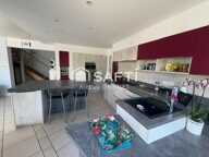 ELEGANTE PROPRIETE FAMILIALE AVEC APPARTEMENT INDEPENDANT — photo 2