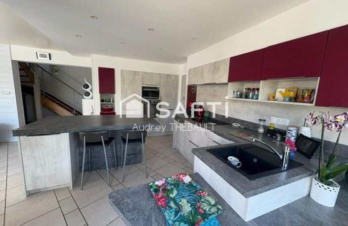 ELEGANTE PROPRIETE FAMILIALE AVEC APPARTEMENT INDEPENDANT — photo 2