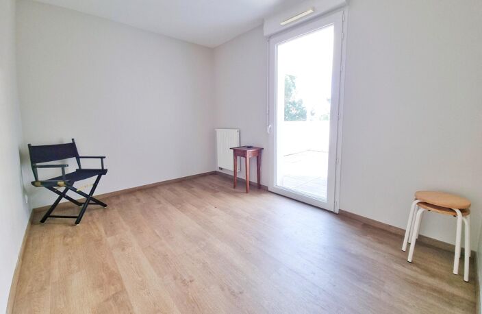 Procé T4 lumineux avec terrasse, 2 stationnements — photo 5