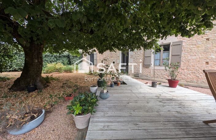 Maison de caractère rénovée avec dépendance. — photo 2