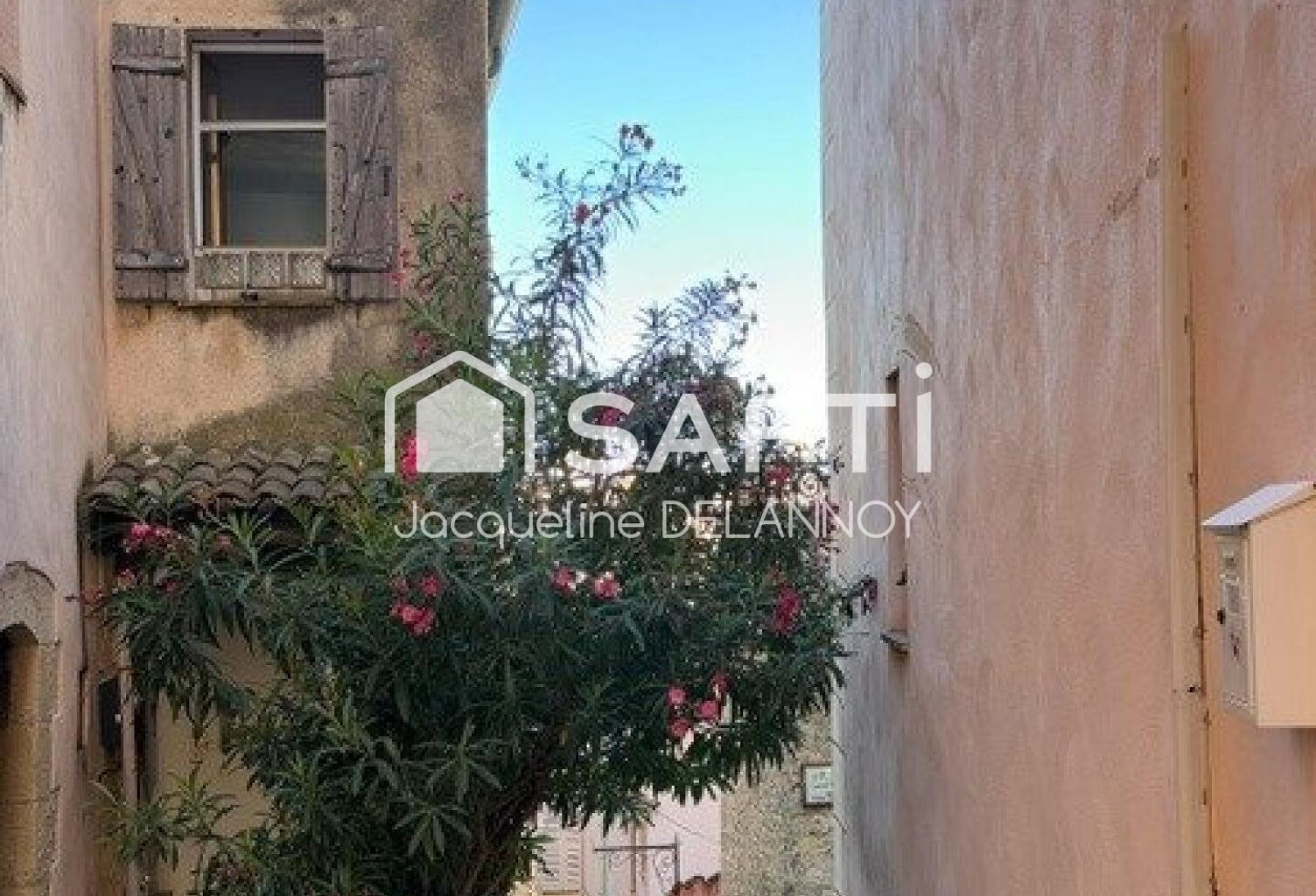 Au coeur du village de FAYENCE — photo 1