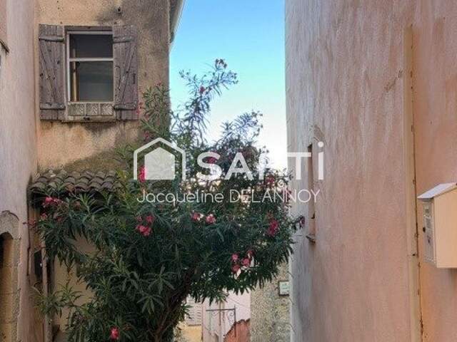 Au coeur du village de FAYENCE — photo du bien