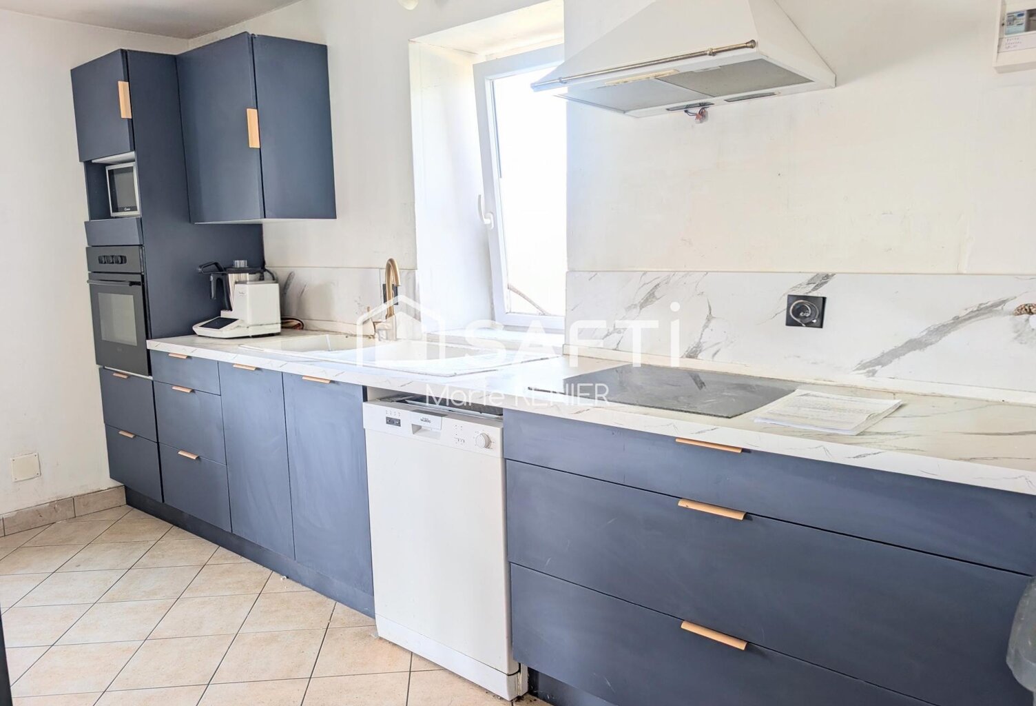 Maison familiale 130 m² à Lézigné 4 chambres  Dépendance et grand garage/atelier — photo 1