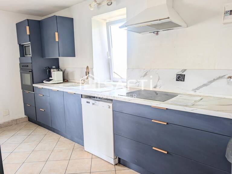 Maison familiale 130 m² à Lézigné 4 chambres  Dépendance et grand garage/atelier — photo 1