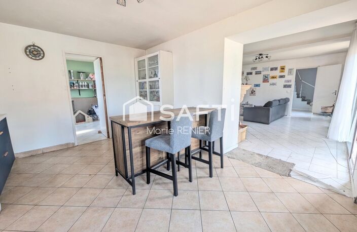 Maison familiale 130 m² à Lézigné 4 chambres  Dépendance et grand garage/atelier — photo 2
